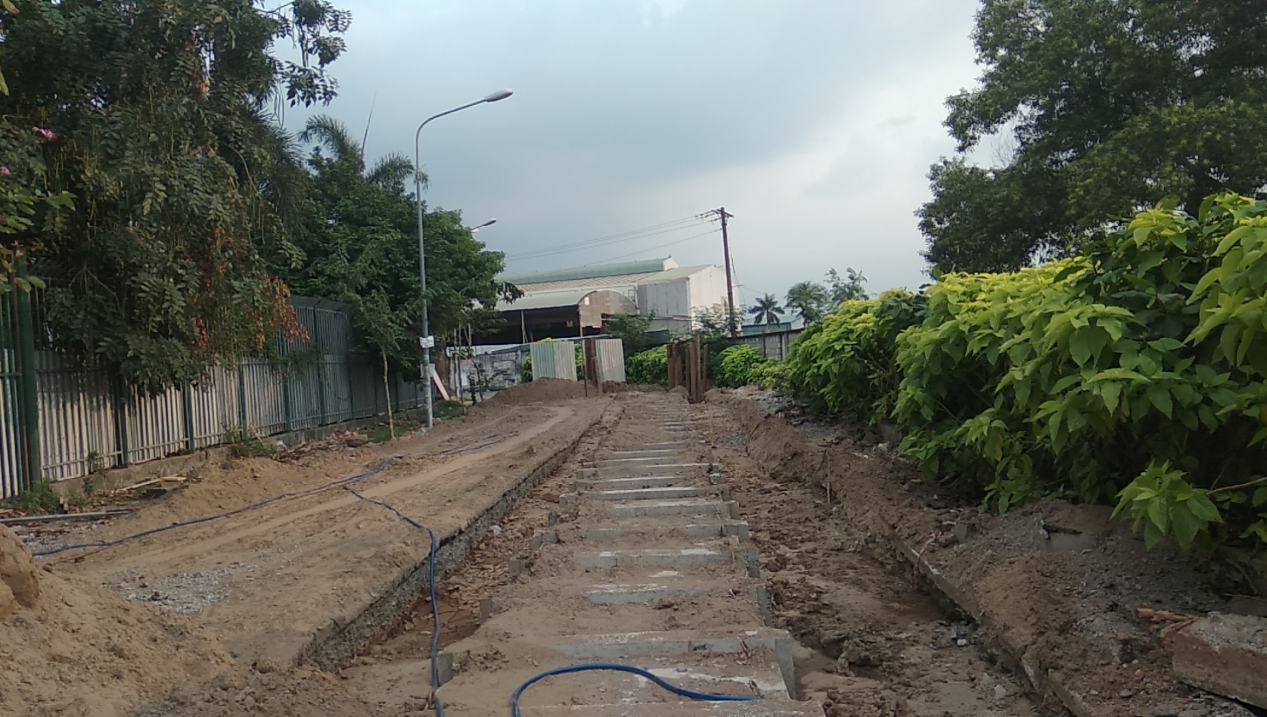 CONSTRUCTION LAI THIEU ROAD PKV-21a (the road to the Center of Culture - Sport)